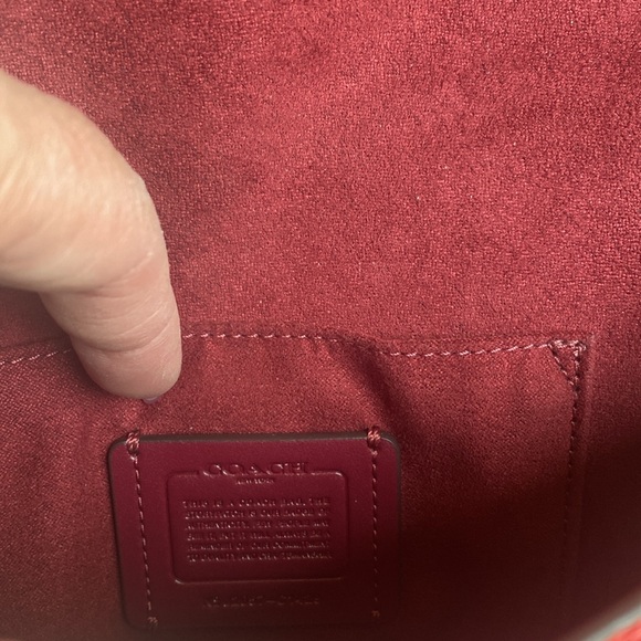 Coach - Picture 5 of 8